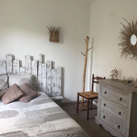 Maison De Face Plan D'eau Classee