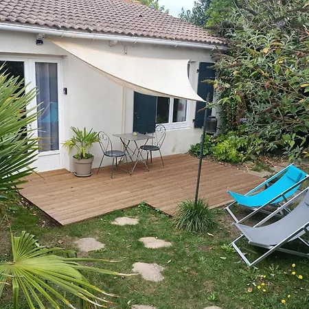 Maison De Face Plan D'eau Classee Дом отдыха
