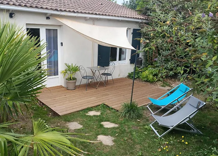 Maison De Face Plan D'eau Classee 度假居